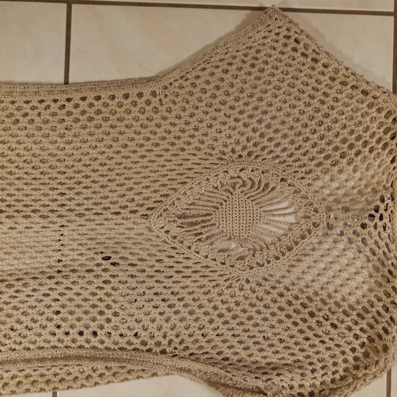 Cover-up - Picture 7 of 8